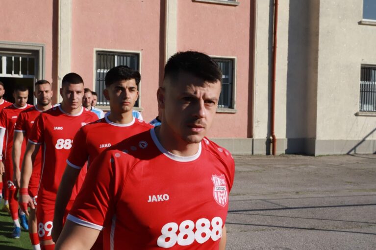 ОФК Хасково пред ново изпитание: наказаните се завръщат, двама централни бранители остават под въпрос