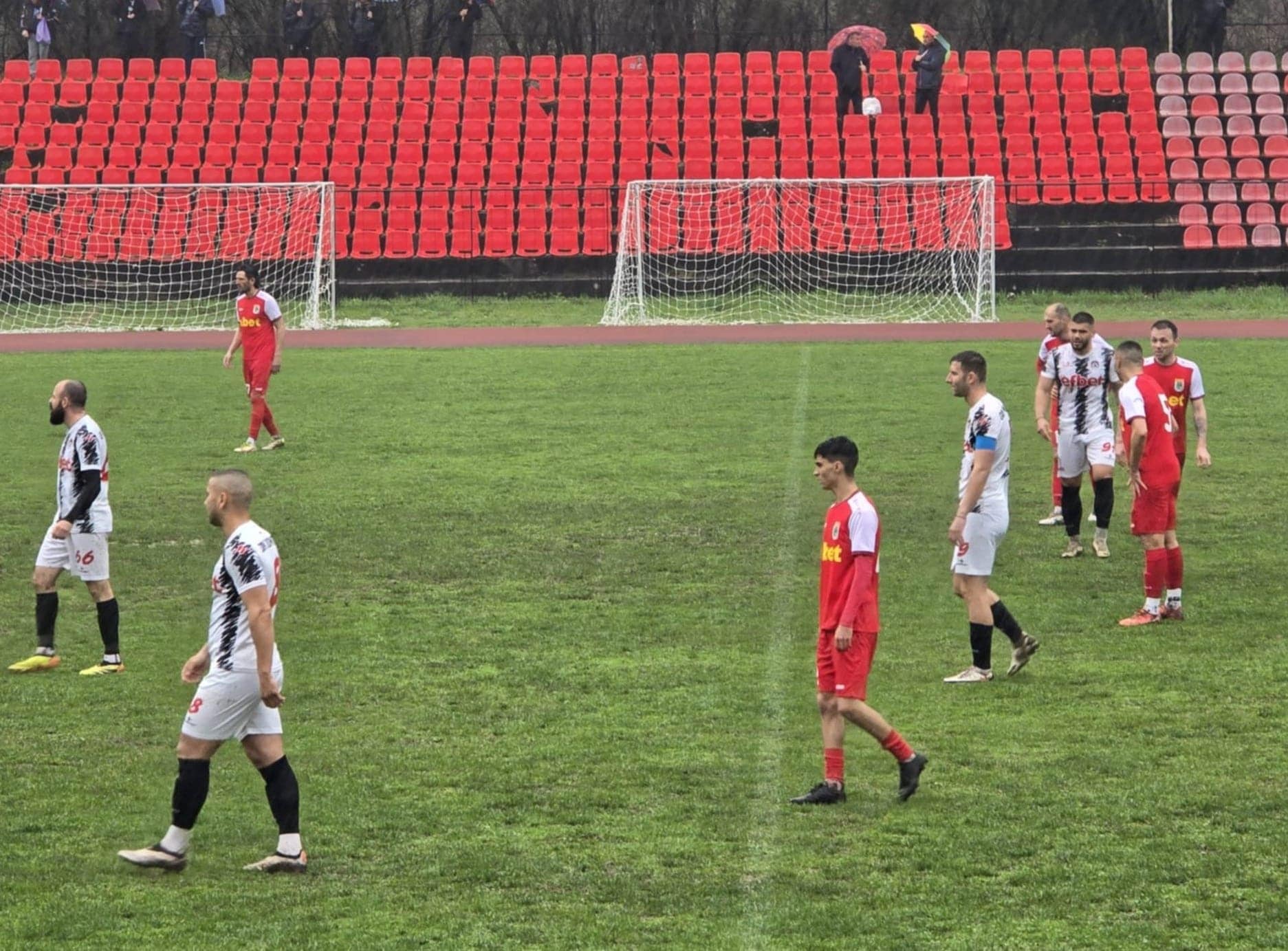 Ком (Берковица) преследва трета поредна победа, приема Янтра (Полски Тръмбеш)