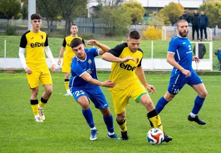 Черноломец гостува на Ботев (Нови пазар), ще поправя грешката със Светкавица