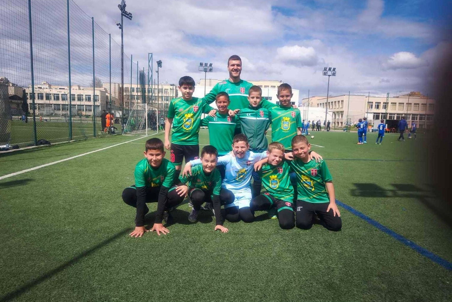 Набор 2015 първо боядиса яйцата, а след това вкара 6 гола на Хебър